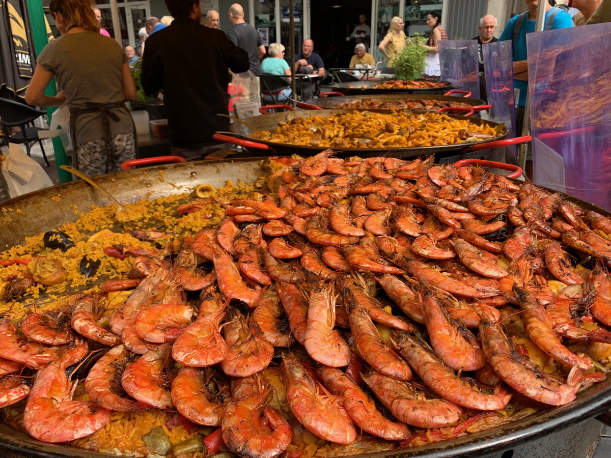 Paella anyone? It's #NationalSpanishPaellaDay!! This one is loaded with shrimp. 🍤 We found this spot on our last European Waterways trip!