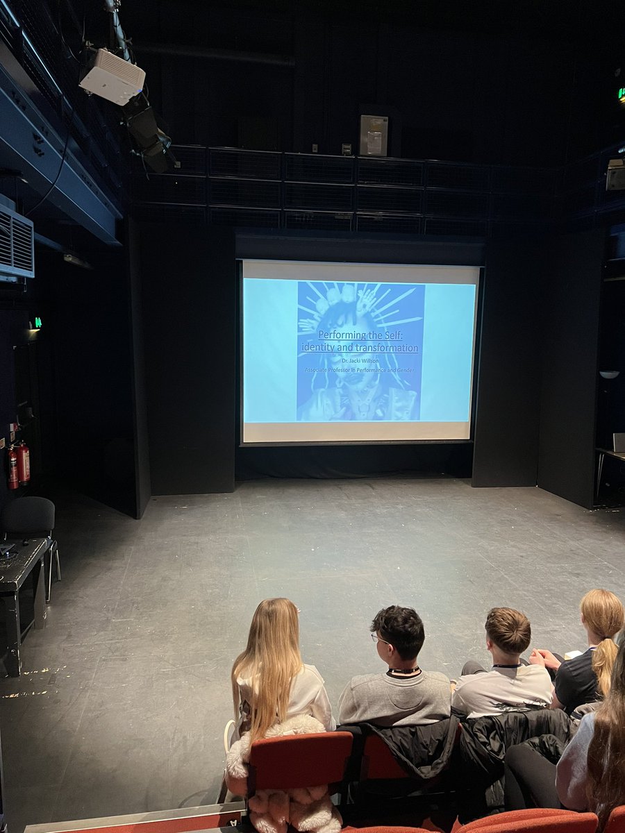 It’s day 2 of Skill Up in Theatre & Performance, we’re in the @stageleeds Alec Clegg Studio discussing costume & transformation in the world of burlesque & drag and how this gives us insights into what this may tell us about our own identity! #theatre #performance #HE #Identity