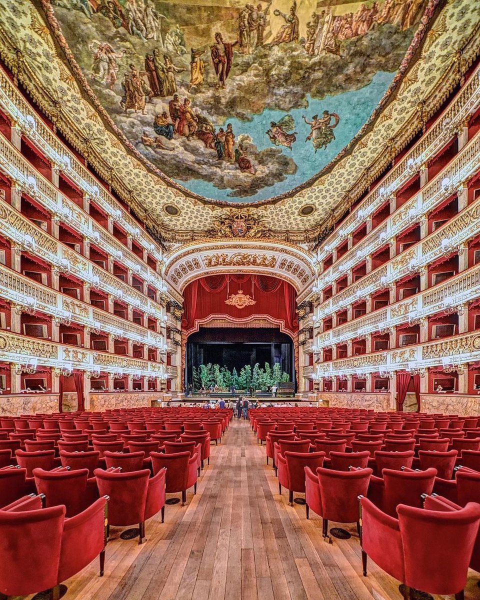 Celebrate World Theatre Day by embracing its power to unite and inspire through timeless stories. 🎭 Explore Italy's elegant, historic venues, vibrant hubs of culture. 📍 @teatrosancarlo 📷 IG mimmo.schiavo #ilikeitaly #travelinitaly #italyinart #worldtheatreday