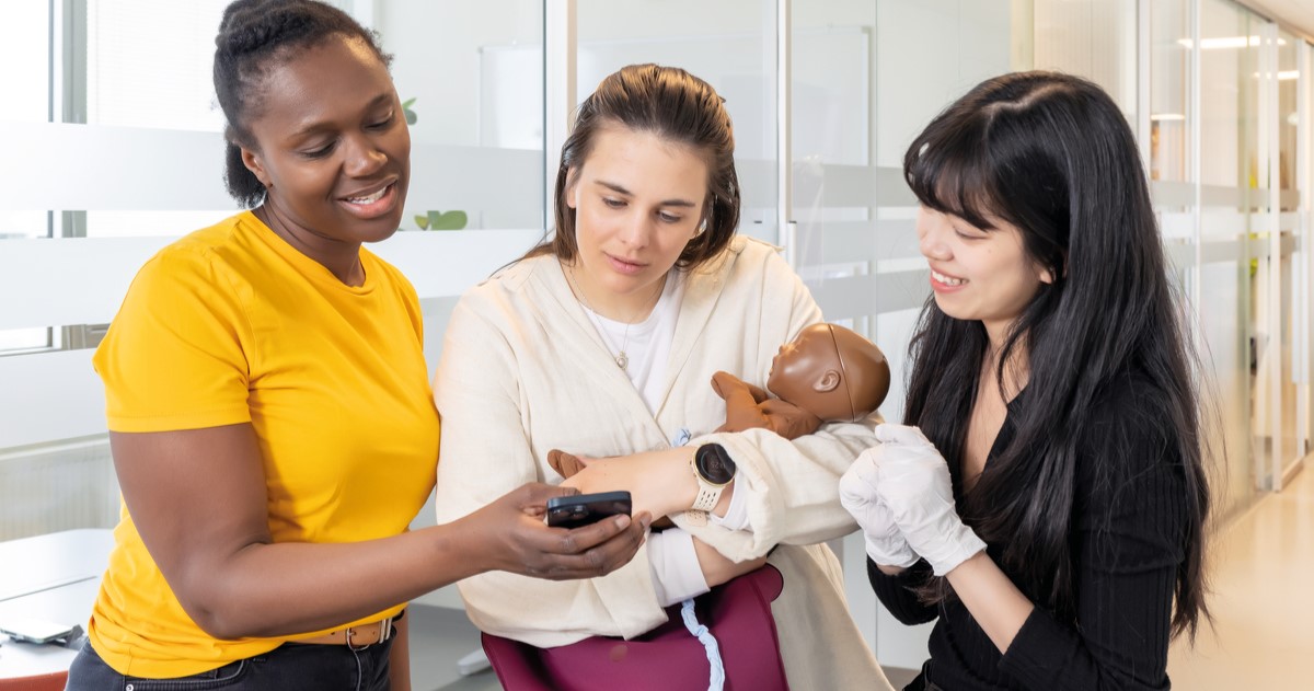 🤝In collaboration with @world_midwives we're excited to host a webinar on 10th April that brings together leading experts to explore how we can transform #midwiferyeducation and support educators and learners.👶 🎟️register now ow.ly/5piZ50QZQqi #HelpingSaveLives