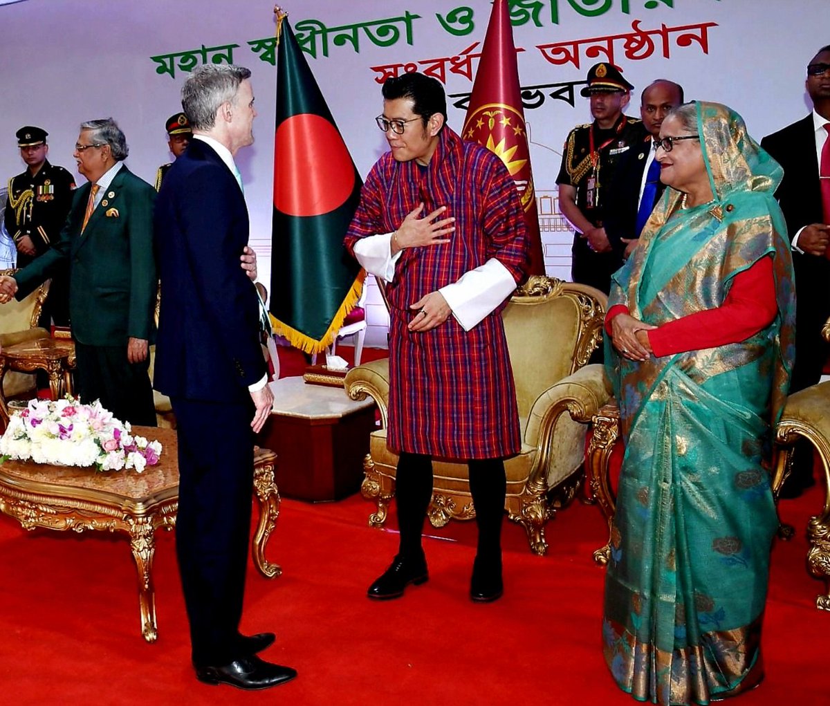 Great honour to meet the King of Bhutan, Jigme Khesar Namgyel Wangchuk, during his visit to 🇧🇩. President Md Shahabuddin hosted a reception on Independence Day with a Meet & Greet in the presence of PM Sheikh Hasina. 🇧🇹 was the first country to recognise 🇧🇩 on 6 Dec 1971.