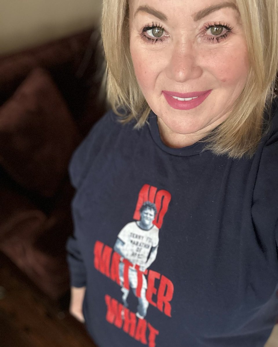 Great Canadians on great Canadians. 🇨🇦 Thank you, @jannarden ❤️ Get your shirt today at terryfox.org #NoMatterWhat #TerryFoxRun