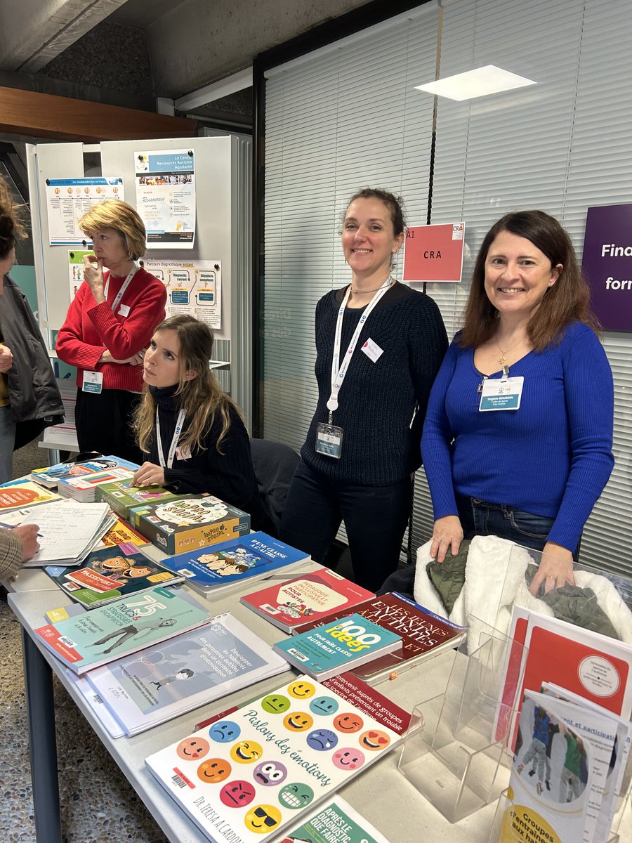 Dans le cadre du Printemps de l'Autisme, les équipes du CRA, de la PCO-TND et de l'HDJ de Caychac sont présentes à la 3ème édition du Forum Autisme de l'@AcBordeaux à l'@IRTSNA. ▶️L'occasion d'informer et de sensibiliser à l'#autisme les professionnels de l'@education_gouv.