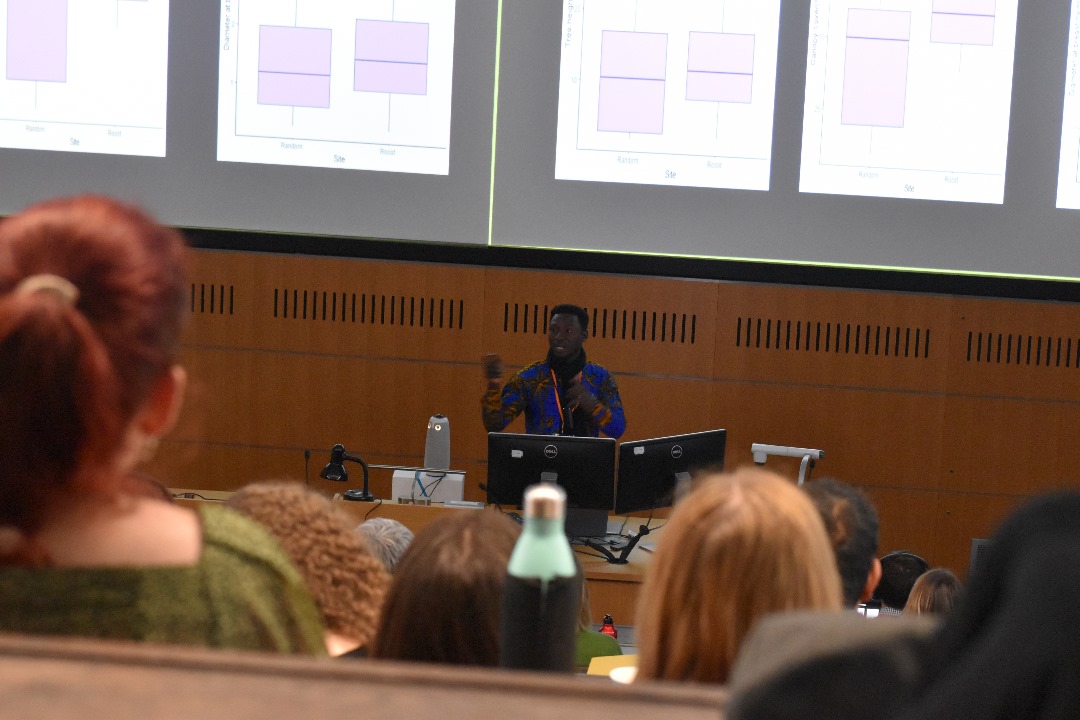 Yesterday I gave a talk on the status of fruit bats in Northern Nigeria from the ecological to the conservation perspective at the ongoing #SCCS conference in Cambridge. #SCCS #Bats #SMACON #APLORI