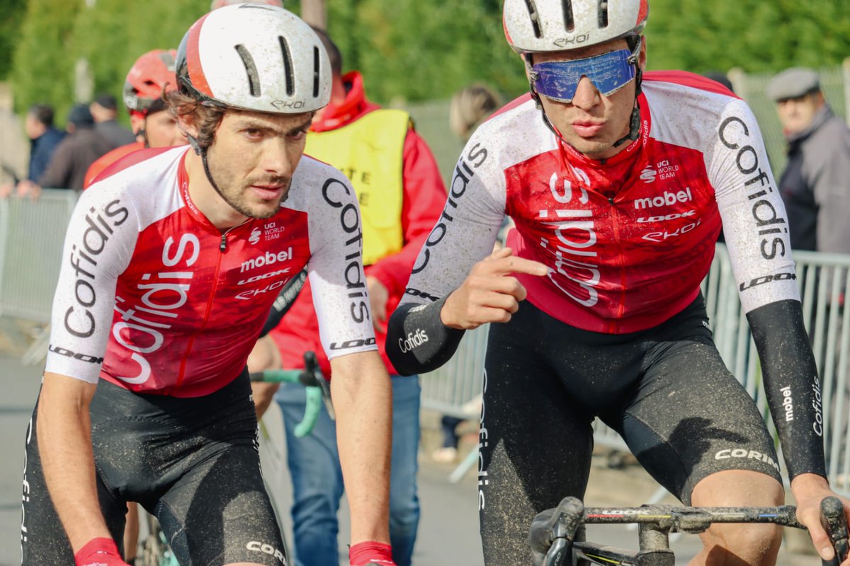 Au sein du premier groupe, Guillaume Martin termine 6⃣e. Anthony Perez finit quant à lui 1⃣2⃣e.

#ParisCamembert 📷 <a href="/Camemb_R/">CAMEMB'R</a>