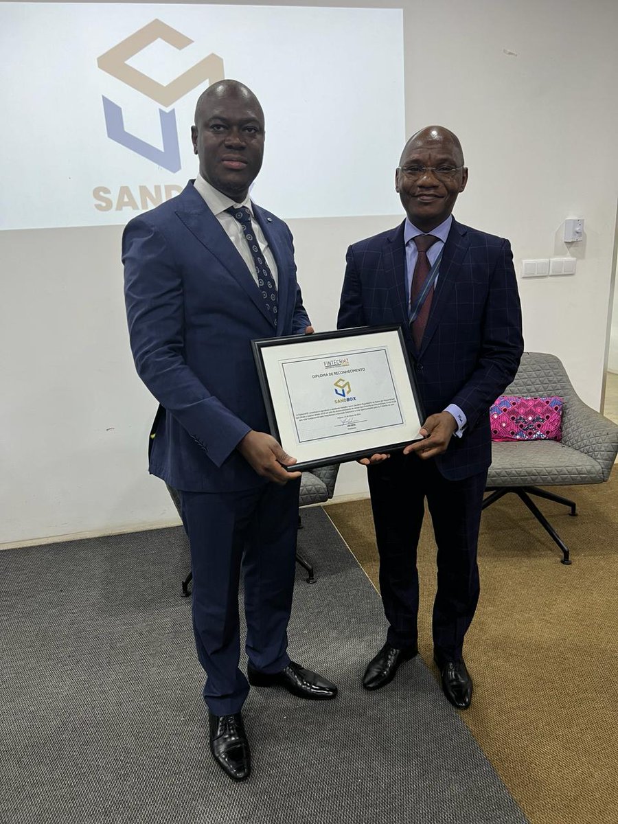 FintechMz's tweet photo. No último dia do Mozambique Fintech Week '24, após os brilhantes pitches dos 4 vencedores da 3ª Edição do Innovation Awards, o Sandbox Regulatório do Banco de Moçambique foi reconhecido pela Associação das Fintechs de Moçambique, por impulsionar a inovação financeira e criar... https://t.co/mKE7PPAcrV