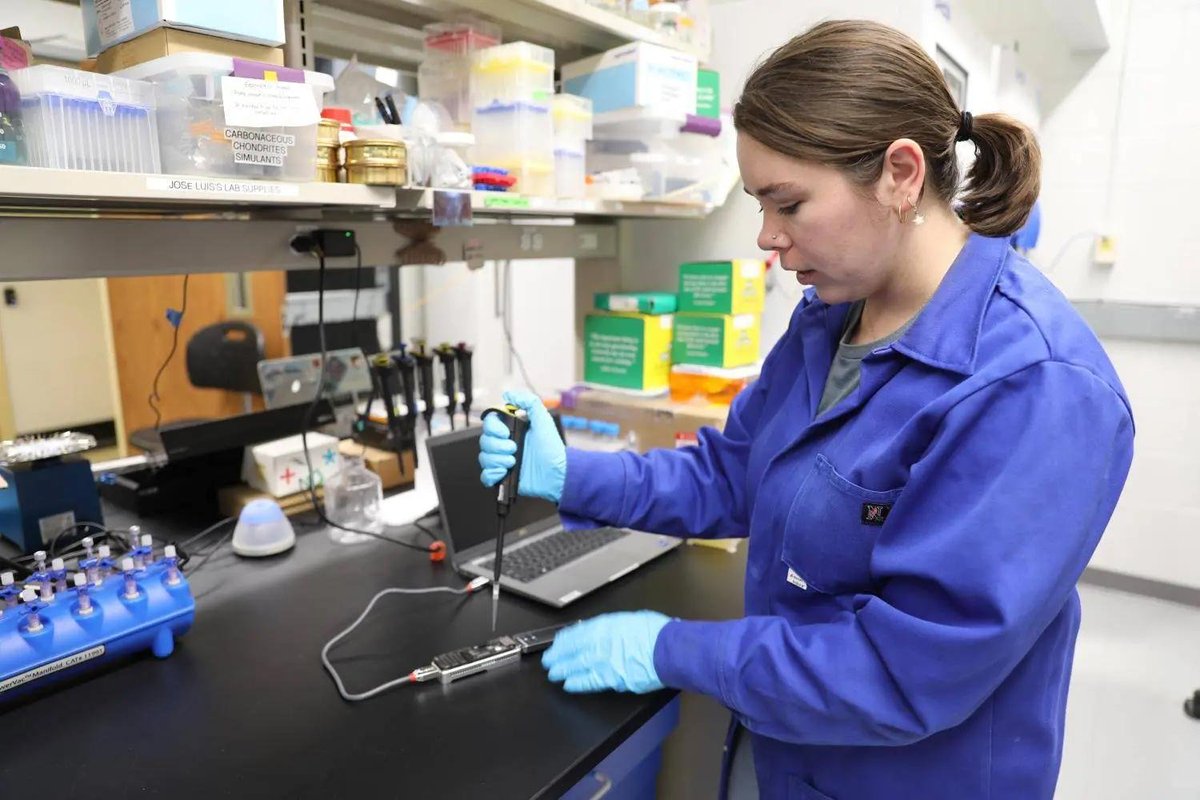 Antibiotic-resistant bacteria is a concern for long-duration space missions, so scientists in @GTaerospace are partnering with @NASA to study bacteria on the @Space_Station. 🦠🚀 b.gatech.edu/4cAwz0O