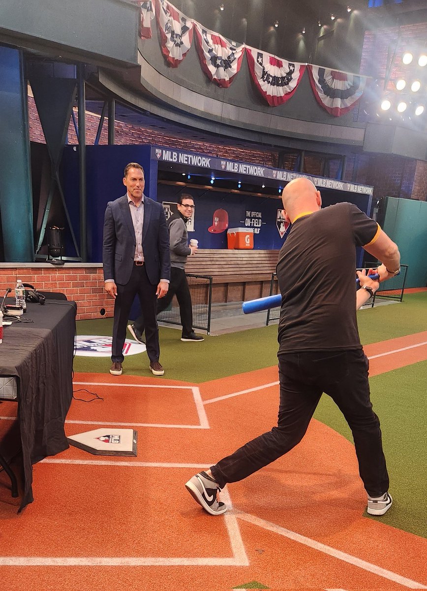 Mark DeRosa teaching BT how to hit.