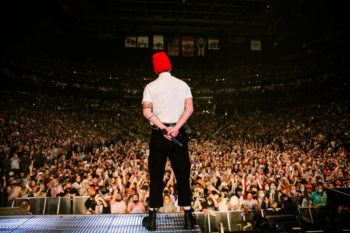 BlueJacketsNHL's tweet photo. "I remember, I remember certain things. What I was wearing."  

See you Next Semester @twentyonepilots!

#CBJ | #TheClancyTour