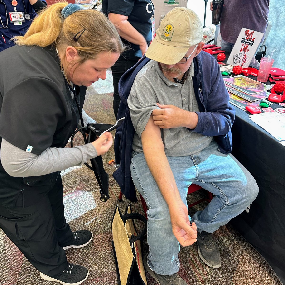 Echoinghope's tweet photo. Tim represented EHR at the Cochise College Health Fair, networking and spreading the word about our services. He's finishing his first college semester, and we're proud of his achievements. A special shoutout to Tim's DSPs, who keep him motivated. Thanks for all you do! https://t.co/D1l7wkd1DH