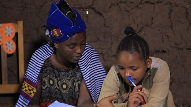 Girls' Education Challenge (@fcdogec) on Twitter photo In this blog, Jemila Hussen offers her personal insights on the impact of <a href="/people_in_need/">People in Need</a>'s CHANGE project in Ethiopia. She considers the challenges faced and the adaptations made. And she reflects on the legacy it leaves behind
Read it here: bit.ly/3IUoGpv In this blog, Jemila Hussen offers her personal insights on the impact of <a href="/people_in_need/">People in Need</a>'s CHANGE project in Ethiopia. She considers the challenges faced and the adaptations made. And she reflects on the legacy it leaves behind
Read it here: bit.ly/3IUoGpv