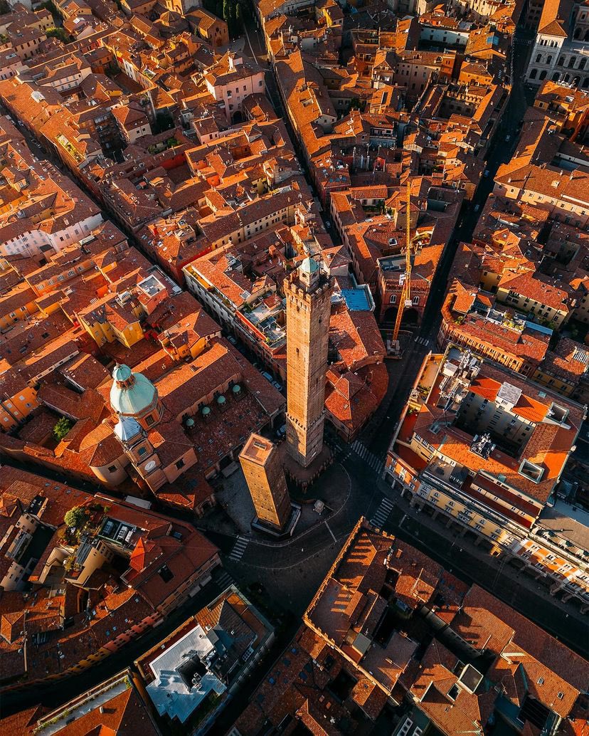Bologna, Italy 🇮🇹 
📸: Max Gogolev