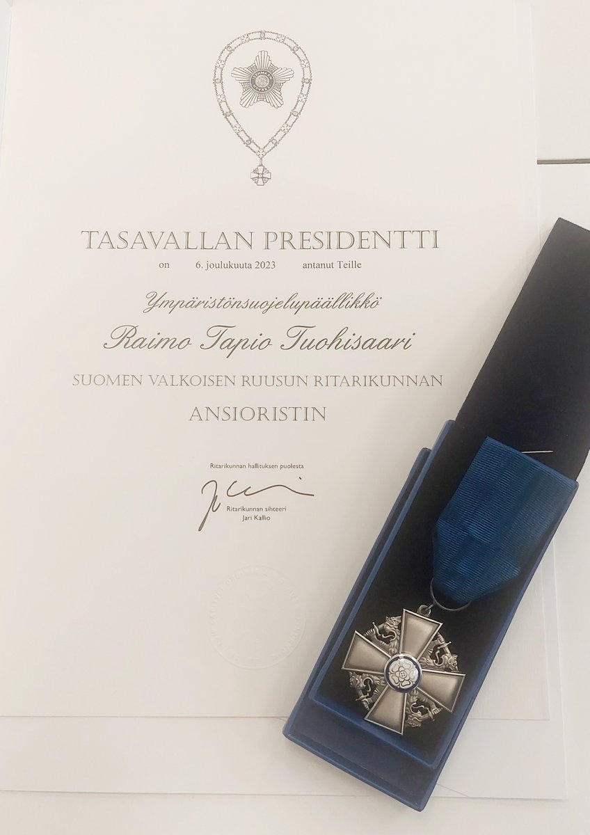 Itsenäisyyspäivänä myönnetyt kunniamerkit luovutettiin tänään juhlallisesti saajilleen.

Suomen Leijonan I luokan ritarimerkki, Eero Väätäinen
Suomen Valkoisen Ruusun I luokan mitali, Seija Aarnio 
Suomen Valkoisen Ruusun ansioristi, Raimo Tuohisaari