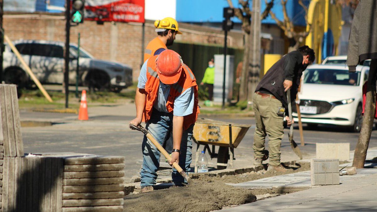 Chile. Fundación SOL. Más de la mitad de la clase trabajadora gana menos de $500 mil pesos: Las cifras de la injusticia para beneficiar a una minoría multimillonaria federacionccu.cl/2024/03/27/chi…