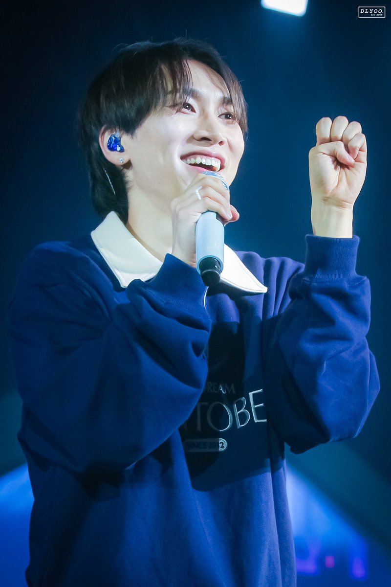 240323 비투비 팬콘 중콘 Our Dream

🐱

#서은광 #은광 #비투비 #BTOB  #SEOEUNKWANG <a href="/BTOB_SEKwang/">서은광</a>