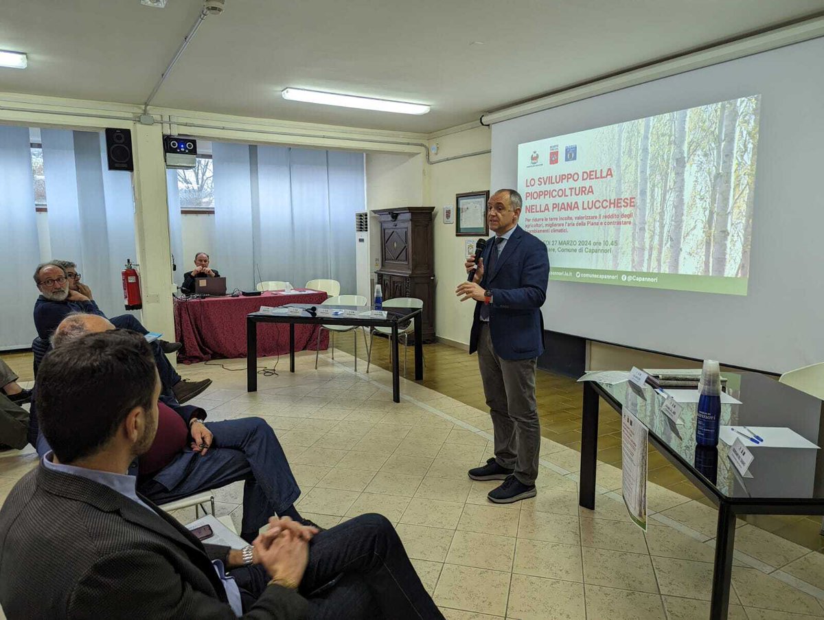 Lo sviluppo della pioppicoltura nella Piana Lucchese  al centro del convegno svoltosi nella sala consiliare del Comune
#Capannori

tinyurl.com/y54zhsyr