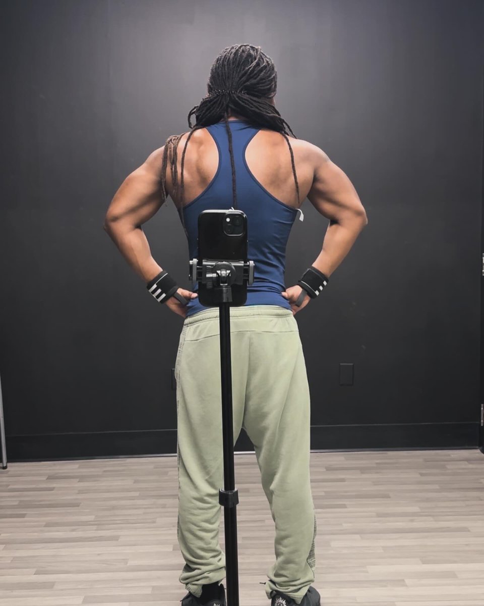 Road_Runner662's tweet photo. Keep working 🦍💪🏾🖤 https://t.co/4L11WXYy7H