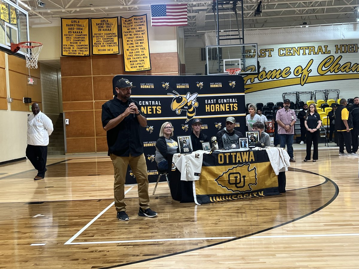 _ECBaseball's tweet photo. Congratulations to Bryce Kopeck for signing with Ottawa University! 🎓⚾️ Your dedication and talent have brought you this far, and we're thrilled to see you continue your journey at the collegiate level. Best of luck, Bryce! @_ECAthletics @ECISDtweets @booster_ec @ArriolaSuzette https://t.co/qZQOERkrjq