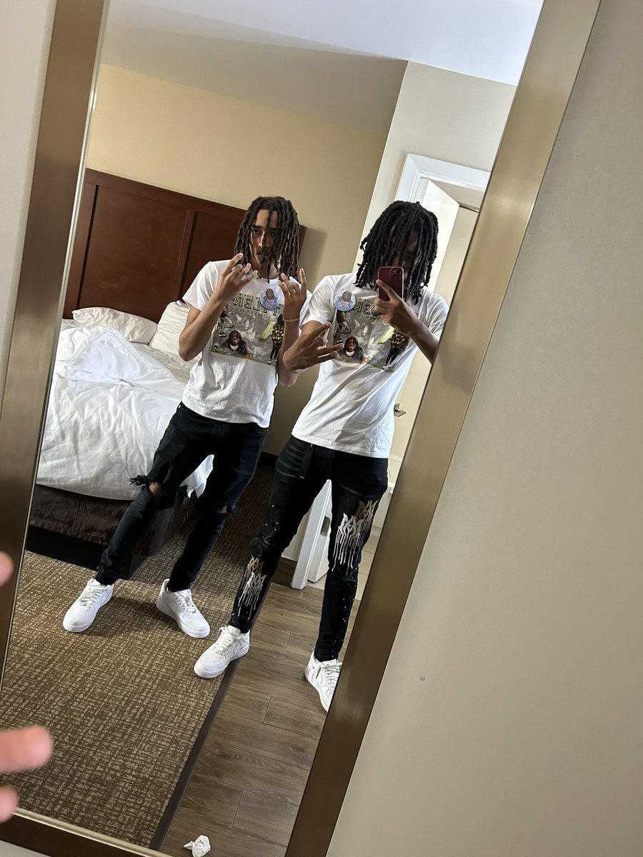 jacbetweakin's tweet image. Hoping baby Jo den found safety #LLTY8ANDZ💙 #LLTC💜