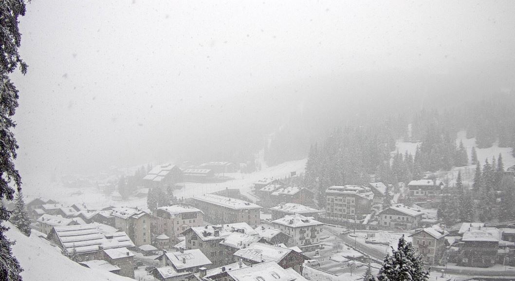 27.03.2024 ore 15:07
Situazione in tempo LIVE da Valfurva!😍
Quest' anno l' inverno non ci vuole proprio abbandonare🏂🏂

#santacaterinava #valfurva #snow