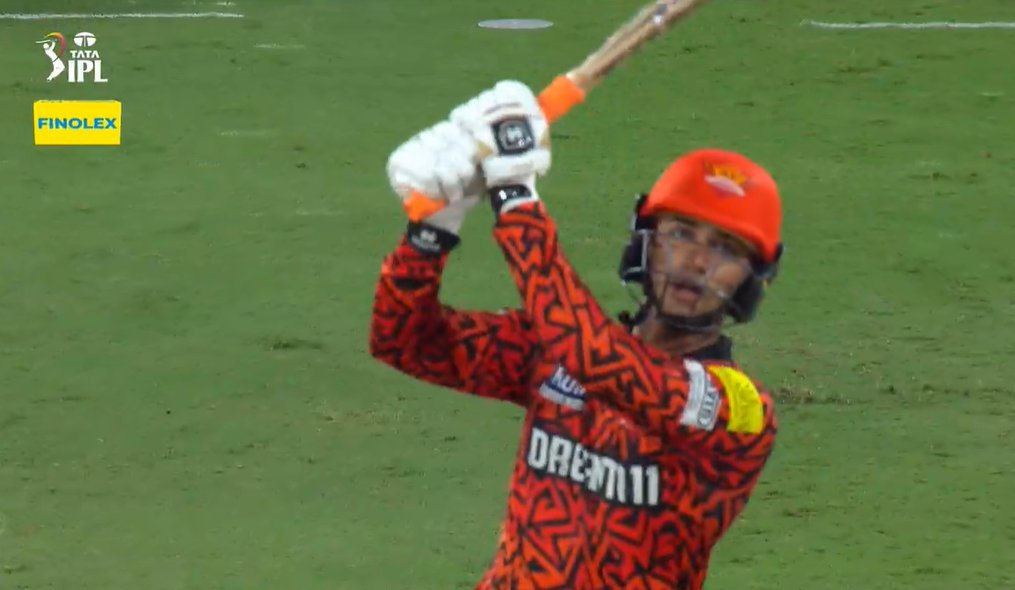 thesc25's tweet photo. 50 * of 16 balls from Abhishek Sharma just broke Travis head's record
#abhisheksharma  #IPL2024 #MumbaiIndians #SRHvsMi #OrangeArmy https://t.co/H5n0pZwtgu