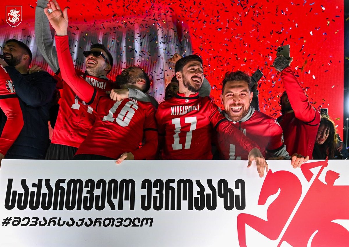GeorgiaGff's tweet photo. 🇬🇪 გამარჯვება და ევროპის ჩემპიონატზე გასვლა გულშემატკივართან ერთად ავღნიშნეთ ! 

🇬🇪 We celebrated our victory - and heading to the European Championship - with our fans in #Tbilisi's First Republic Square! 

#GFF #საქართველოსთვის https://t.co/j9BwN5MuR1