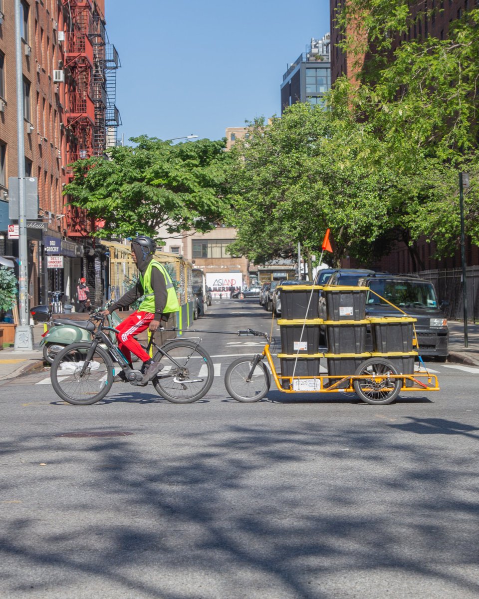 NYC_DOT's tweet photo. E-Cargo bikes are the future of deliveries!

Today we announced that we've authorized the use of e-cargo bikes on our streets &amp; established key safety standards including new rules designed to make deliveries safer &amp; more sustainable by reducing the number of large trucks in NYC. https://t.co/YydIUPBzDD