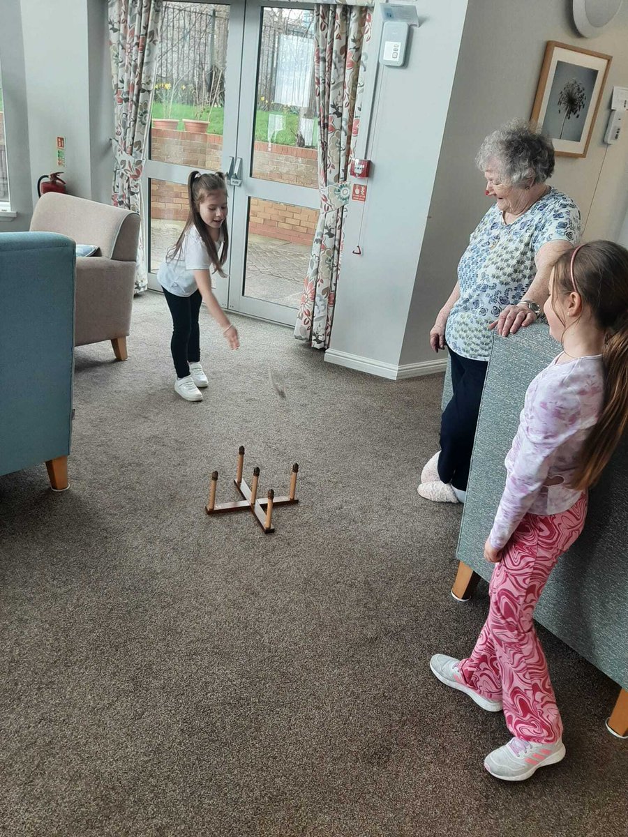 PFH_Hull's tweet photo. Thank you to @IngsPrimary #VictoriaDockPrimary #GreenwayAcadamy for joining us 👏 Our residents get so much from spending time with young people and its wonderful to see how the different generations connect.
#IntergenerationalWork https://t.co/4DOV7MZDK3