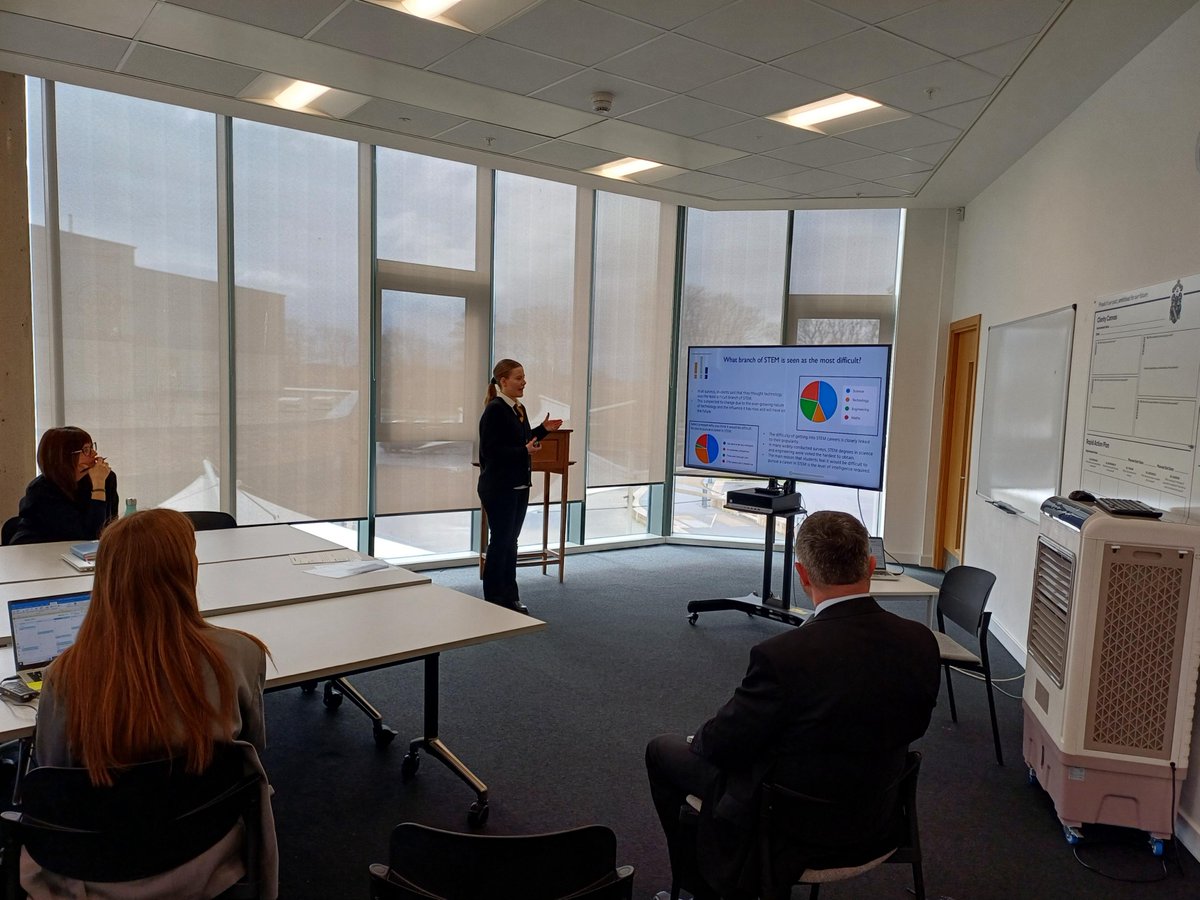 MarrColOfficial's tweet photo. Fantastic presentations from Level 7 STEM Leaders this afternoon. The group shared their research and the skills they developed as part of the course. Amazing feedback for current S5 on the benefits of this new and exciting programme. Huge well done @MarrBiology and @MarrPhysics https://t.co/GU4exouKfK