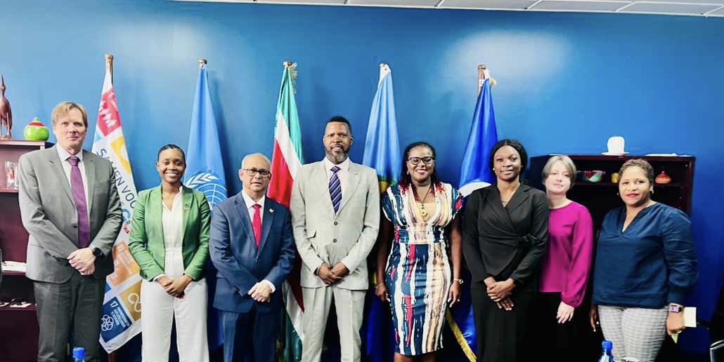 🇸🇷 Our discussions in Suriname continue today through a courtesy call with the Honourable Albert R. Ramdin, Minister of Foreign Affairs. The meeting was an opportunity to identify areas of cooperation between the Ministry and @ILOCaribbean 🤝