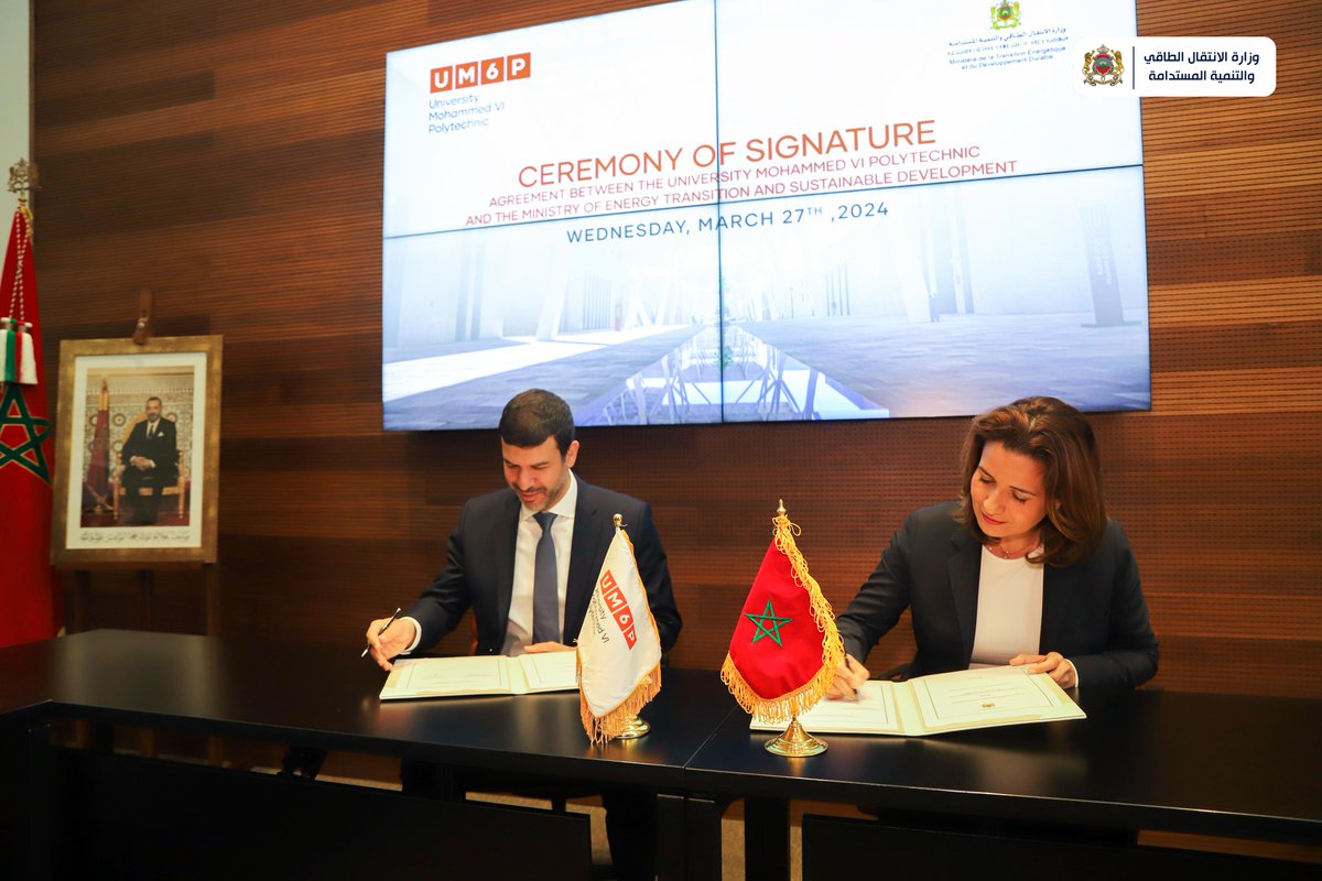 MTEDDMAROC's tweet photo. وقعت السيدة ليلى بنعلي @LeilaRBenali، وزيرة الانتقال الطاقي والتنمية المستدامة، اليوم بالرباط، بمعية السيد هشام الهبطي، رئيس جامعة محمد السادس متعددة التخصصات التقنية @UM6P_officiel، عل�� اتفاقية شراكة وتعاون من أجل دعم البحث العلمي والابتكار
#الانتقال_الطاقي #UM6P #CADETAF https://t.co/mYEuqSlP6q