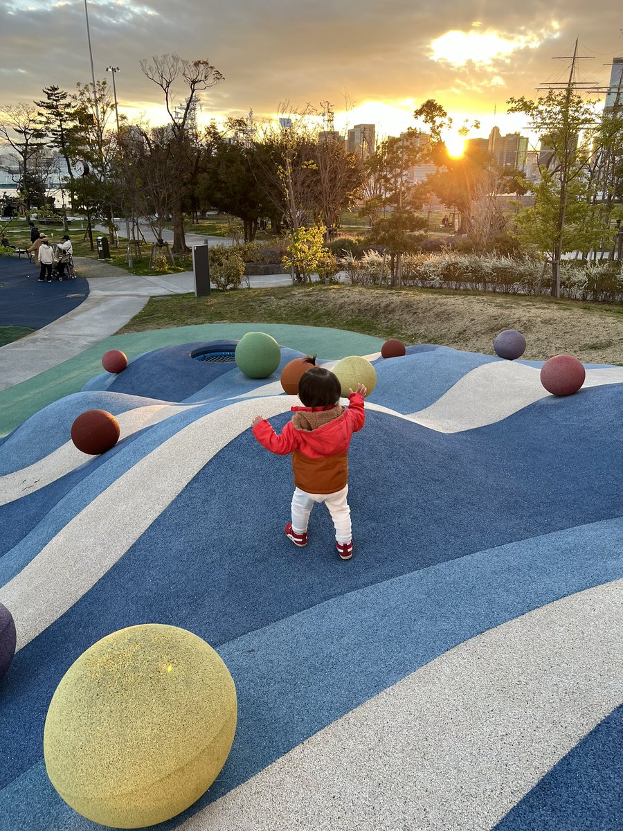 hanayo510's tweet photo. 保育園後の公園遊び。
ここいいね👍
#晴海埠頭公園 https://t.co/xnsuWaRaXv