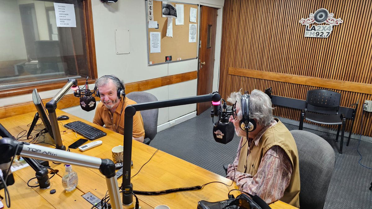 [Visitas a la radio] Hoy en #ElArranque <a href="/luistarantino/">luis tarantino</a>
recibió al actor y director Héctor Gióvine. Está presentando su nueva obra "Con Ustedes Mariano Mores", junto a <a href="/SandraLunaBA/">Sandra Luna</a> y Carlos Serra.