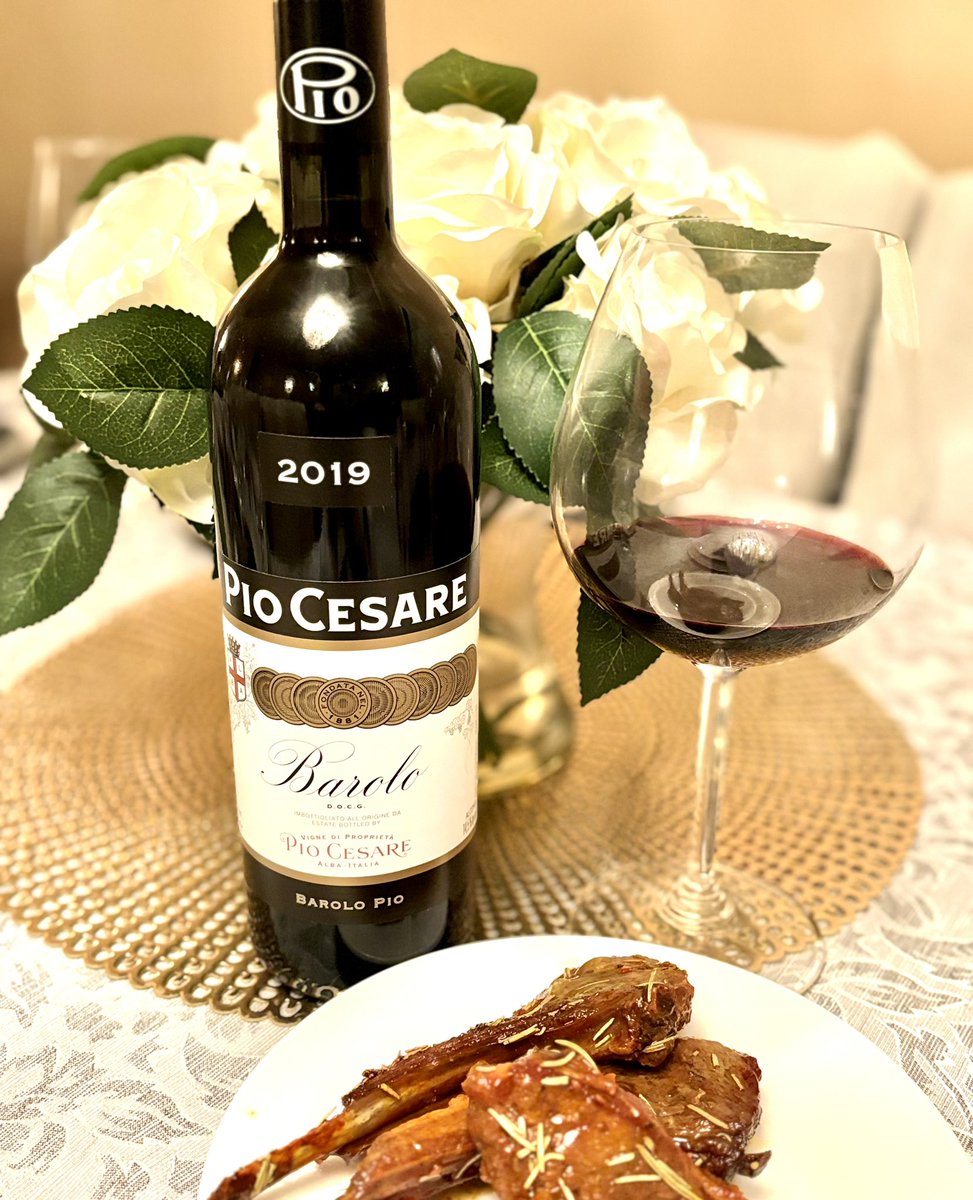 TheWiningHour's tweet photo. Drink like a King for Holy Week @PIOCESARE1881 #WiningHour 🍷
.
This holiday season, sip #Barolo like an aristocrat. Pio Cesare Barolo is a lovely choice!
.
Read more in @appetitomag https://t.co/Skvs3sKOIP https://t.co/dM2U74TqSM