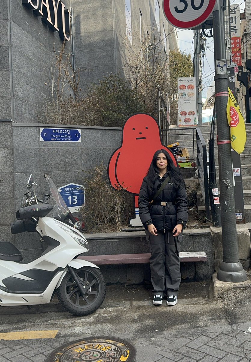 NotAmna7's tweet photo. I’m ready to go back to Seoul 🧍🏽‍♀️ https://t.co/XFysHDavmy
