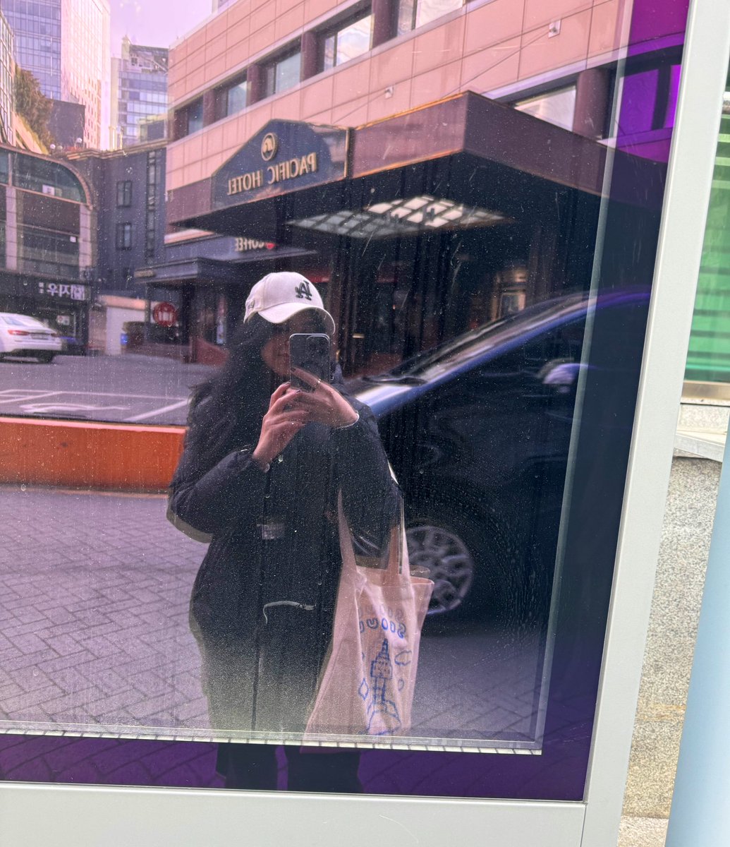 NotAmna7's tweet photo. I’m ready to go back to Seoul 🧍🏽‍♀️ https://t.co/XFysHDavmy