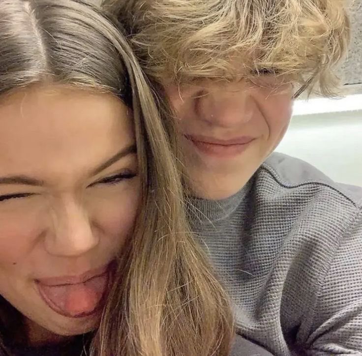 dreamerxfangirl's tweet photo. they are so cute and so underrated! ❤️
#mayadenengelse #zakariasenberg #strula https://t.co/Zgz1Kap9VX