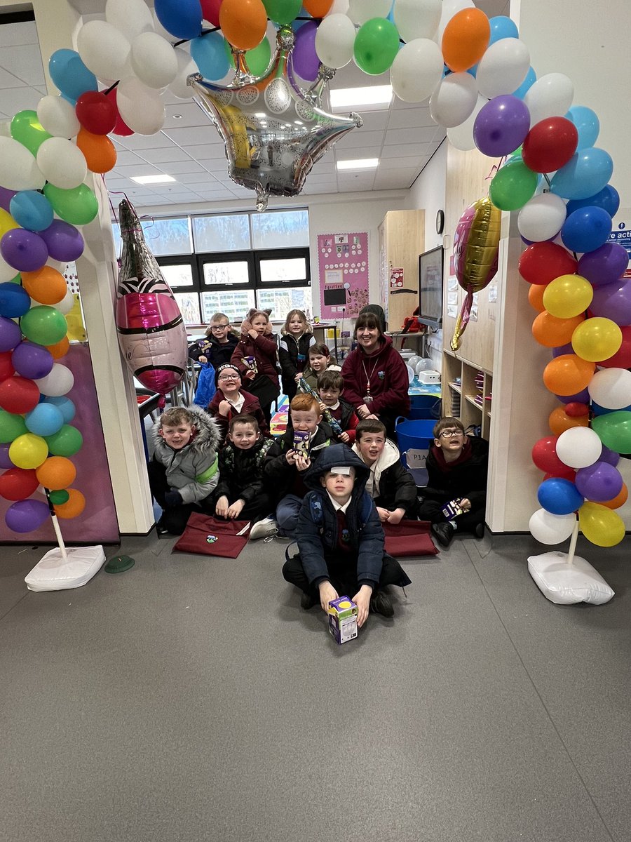 PrimaryHilltop's tweet photo. A special birthday on the infant wing . https://t.co/PEZUuGBYQD