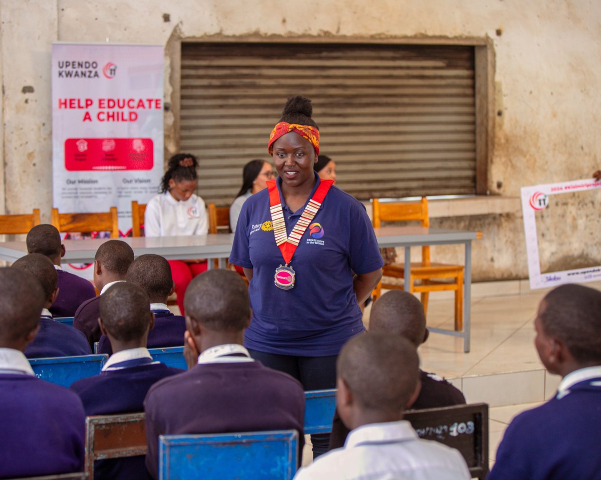 Rotaract District 9214 tweet media
