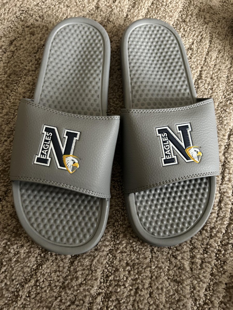 prideslides's tweet photo. The Northvale Eagles are sliding into Spring with 3 clean colorways! 😎
#customslides #customclogs #promotionalproducts #promo #swag #spiritwear #teamapparel #teamgear #fundraisingideas #fundraiser #customsandals #customslidesandals #teamslides https://t.co/WxoDXRkUyW