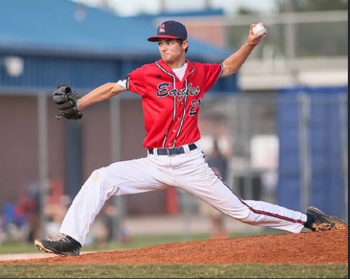 Shout out to our Leftie, @minard_travis on his mound appearance last night against a tough Strake Jesuit team. Our guy went 7 innings (complete game) giving up just 1 hit & striking out 4 batters. @BlinnBaseball is getting a good one! @C2_Baseball