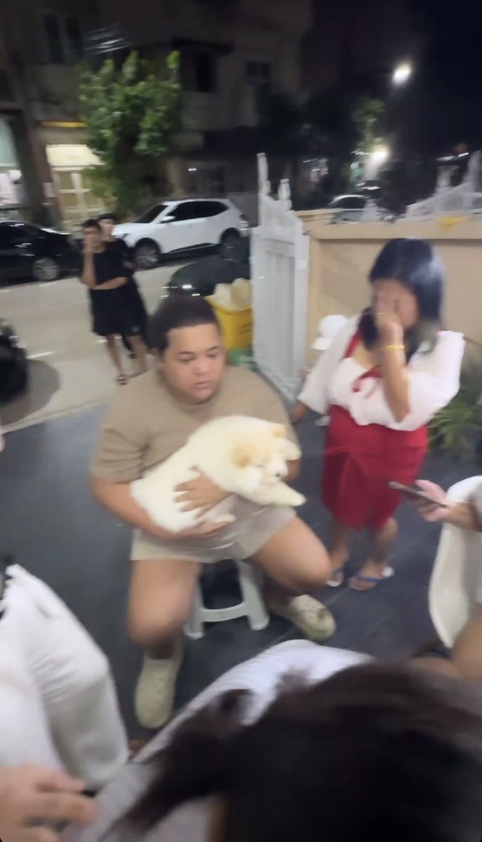 chubbybuboo's tweet photo. ยัยเอิ้กนั่งอุ้มอิชับบี้อยู่ในสตอรี่ฟลุ๊คกะล่อน เอ็นดูอะ แม่ลูกเว่อ55555555555555555 https://t.co/8DsgFABEyf