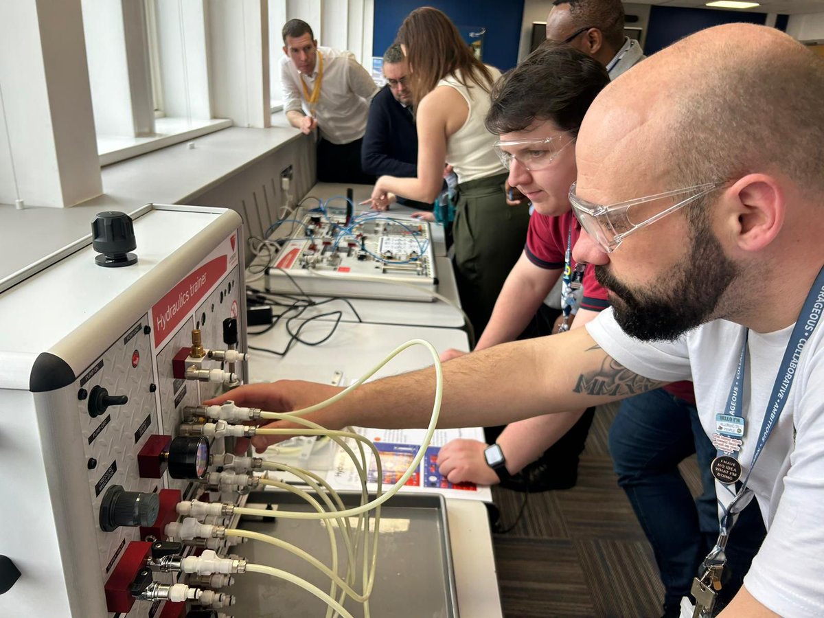 LJ Create tweet media