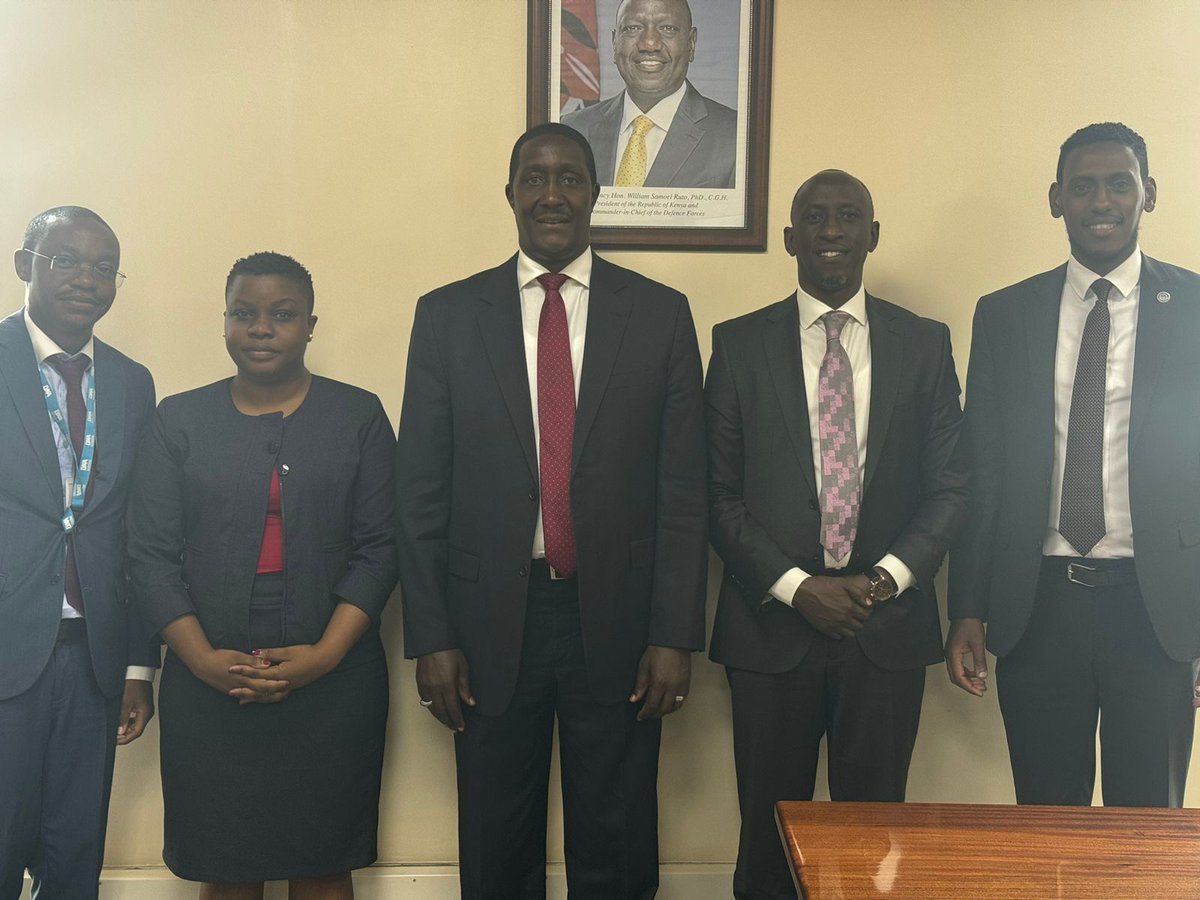 CRA @burugu_J had a fruitful meeting with Saitoti Maika, the Director General of Financial Reporting Center (FRC) @FRC_Kenya about integrating refugees into the financial sector. Aim is to ensure socio-economic inclusion. #RefugeeInclusion #ProtectingRefugeesinKenya