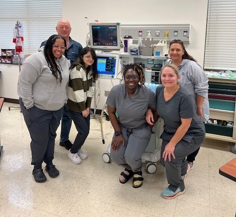 DurhamTech_OC's tweet photo. It's #AnesthesiaTech Day! These AT students are working with instructors to learn the fundamentals! To learn more about this exciting program @DurhamTech_OC, visit https://t.co/1QdwfjzX1F https://t.co/oeAFsMF0tp