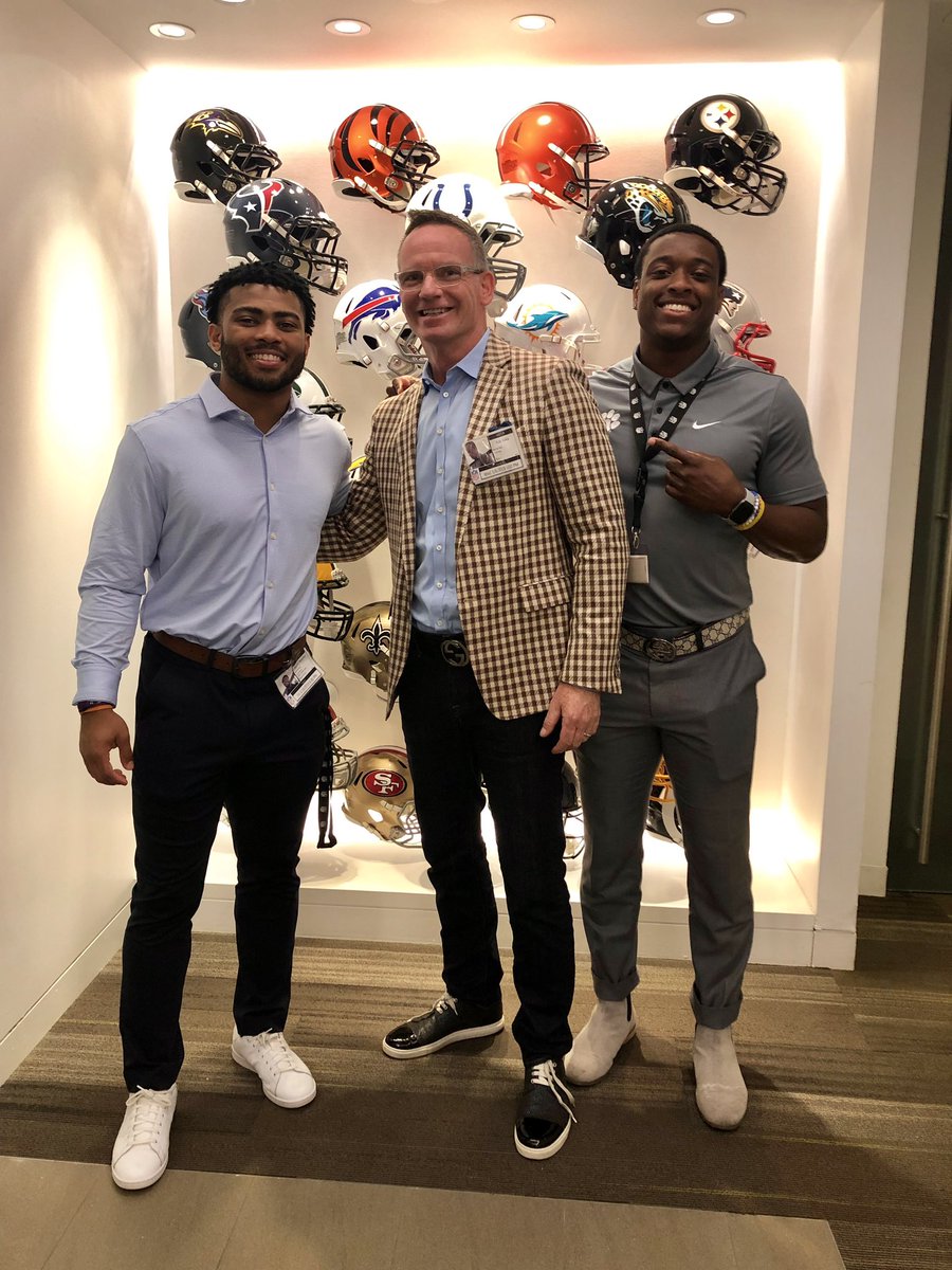 Throwback- look at these young dudes! What @ClemsonFB does for it’s Student Athletes is next level with #Pawjourney - this internship at @NFL offices was a game changer for @KVonWallace @D_Rench_ #clemson #studentathlete #NIL