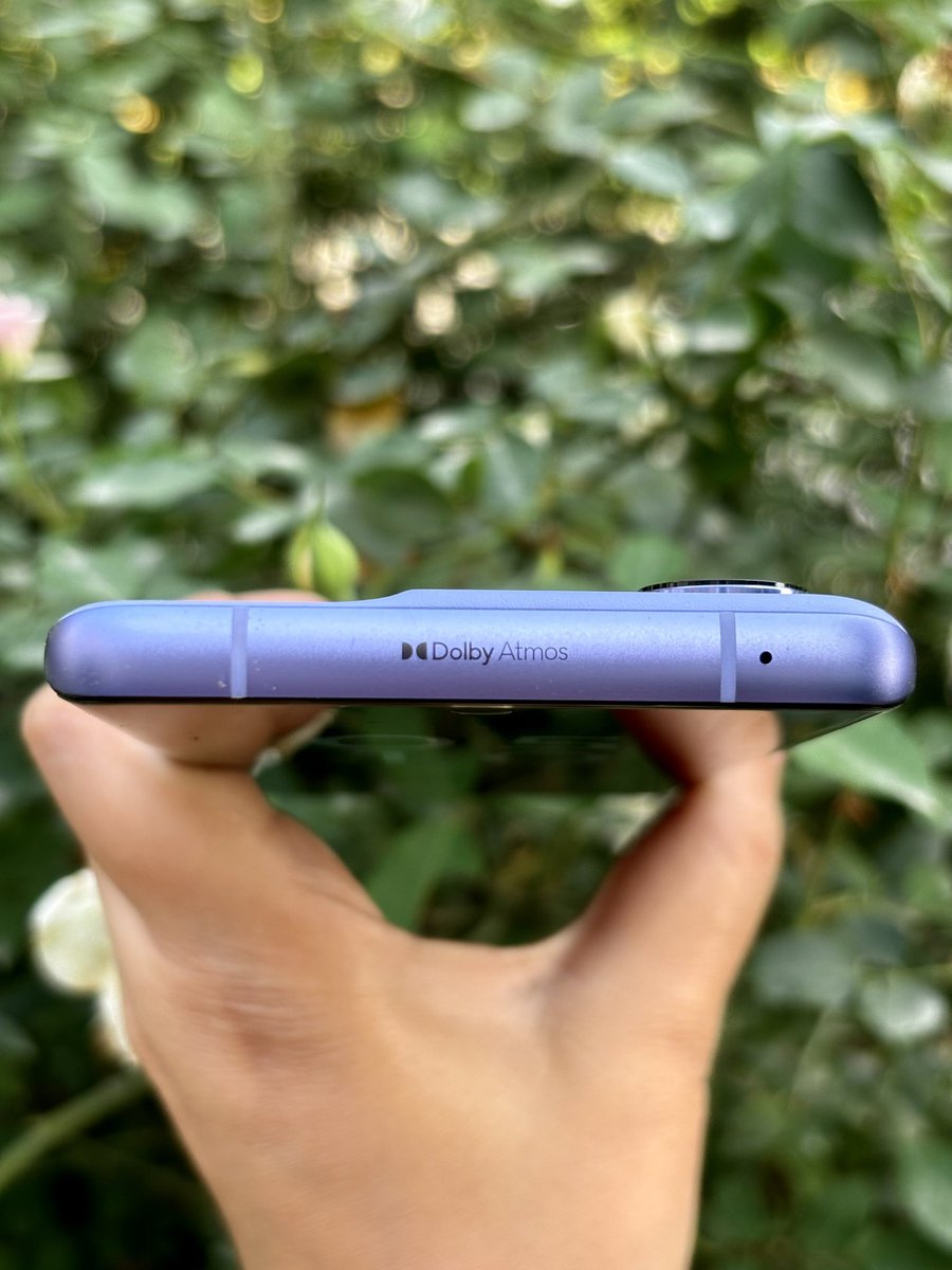 Techyav's tweet photo. #Moto Edge 50 Pro FIRST-LOOK!
#motoedge50pro

:-Launching On 3 April In India https://t.co/m5Fn5FFFIJ