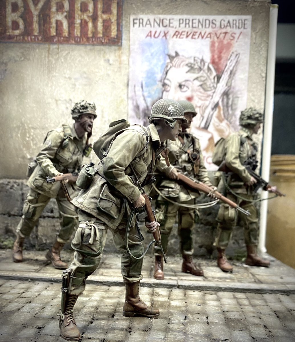 FChengpin's tweet photo. HBO Miniseries! Band of brothers! https://t.co/VQb9UJc7dX