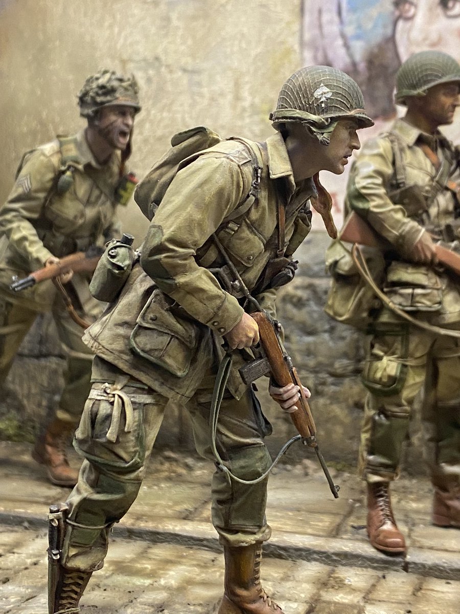 FChengpin's tweet photo. HBO Miniseries! Band of brothers! https://t.co/VQb9UJc7dX