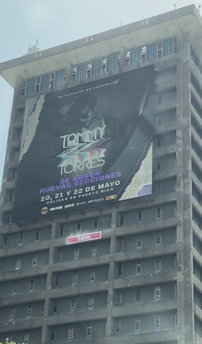 lizzy_q20's tweet photo. Lista para ver promos así pronto… Oíte @Tommy_Torres ? 😂🙏🏻❤️ https://t.co/IdSD4H0rPD